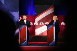 حواشی مناظره هیلاری کلینتون و رقیب انتخاباتی‌اش/ تصاویر