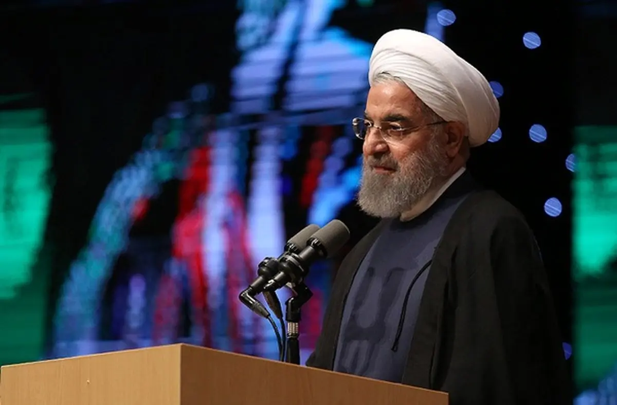 روحانی: سازنده موشک ها دولت و وزارت دفاع است، پولش را هم بخش اقتصادی کشور داده / نباید ازعده‌ قلیلی که به ناحق بلندگوهای بزرگ در اختیار دارند، بترسیم/ به ظریف در مراسم 22 بهمن و رسانه هایشان توهین کردند/ به خاطر شعارهای این عده محدود کارمان را متوقف نمی ک