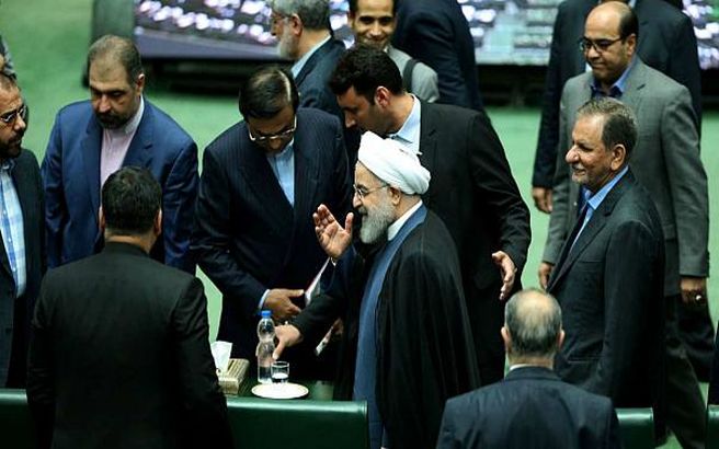 آیا مجلس، دولت روحانی را از حد نصاب می‌اندازد؟