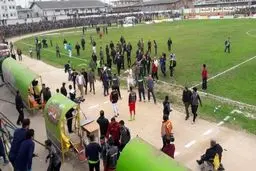 اتفاق تلخ در لیگ دسته اول/ درگیری شدید هواداران/ حال چند نفر وخیم است+ تصاویر