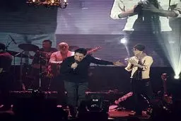 محمدرضا گلزار ميهمان افتخاري كنسرت پاشايي /عکس