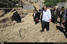 تهران‌گردی احمد مسجدجامعی در منطقه سیل زده سولقان - کشا/تصاویر