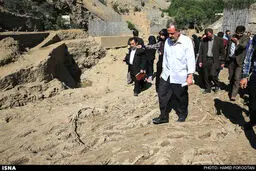 تهران‌گردی احمد مسجدجامعی در منطقه سیل زده سولقان - کشا/تصاویر