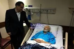 عیادت وزیر بهداشت از جمشید مشایخی/عکس