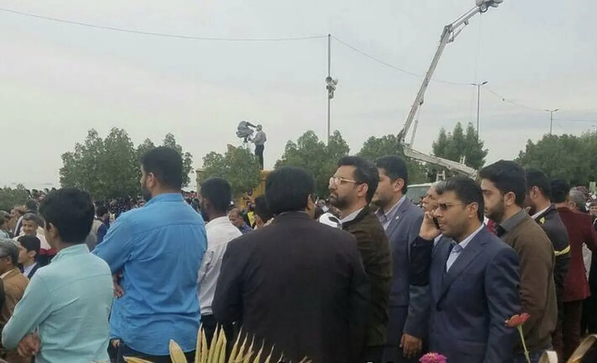راهپیمایی وزیر جوان در بندرعباس/ عکس