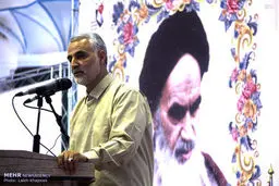 تصاویر حضور حاج قاسم در گردهمایی رزمندگان استان کرمان