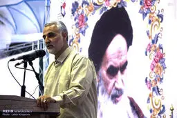 تصاویر حضور حاج قاسم در گردهمایی رزمندگان استان کرمان