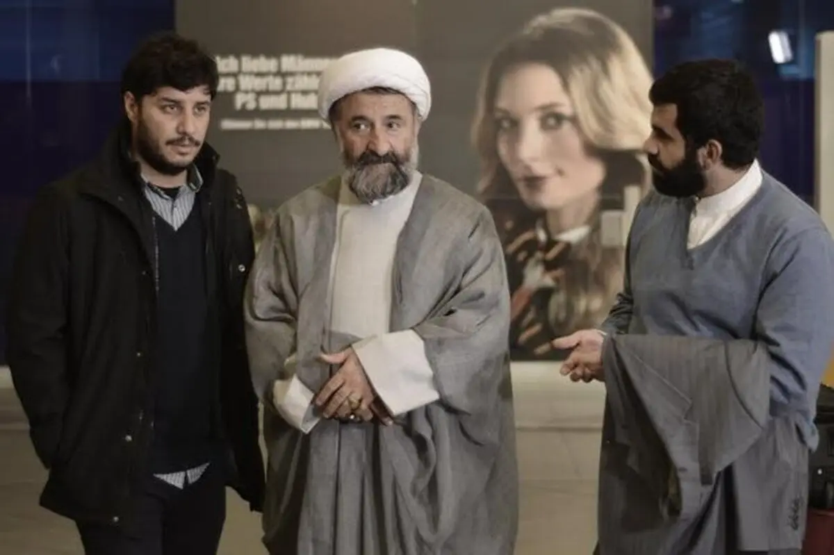 بازیگر معروف سینما در لباس روحانیت/ عکس