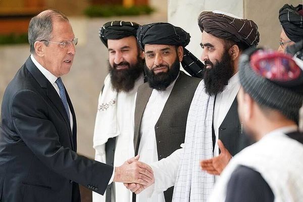 چرا روسیه طالبان را به رسمیت شناخت؟ / تقابل با ایران و چین؟